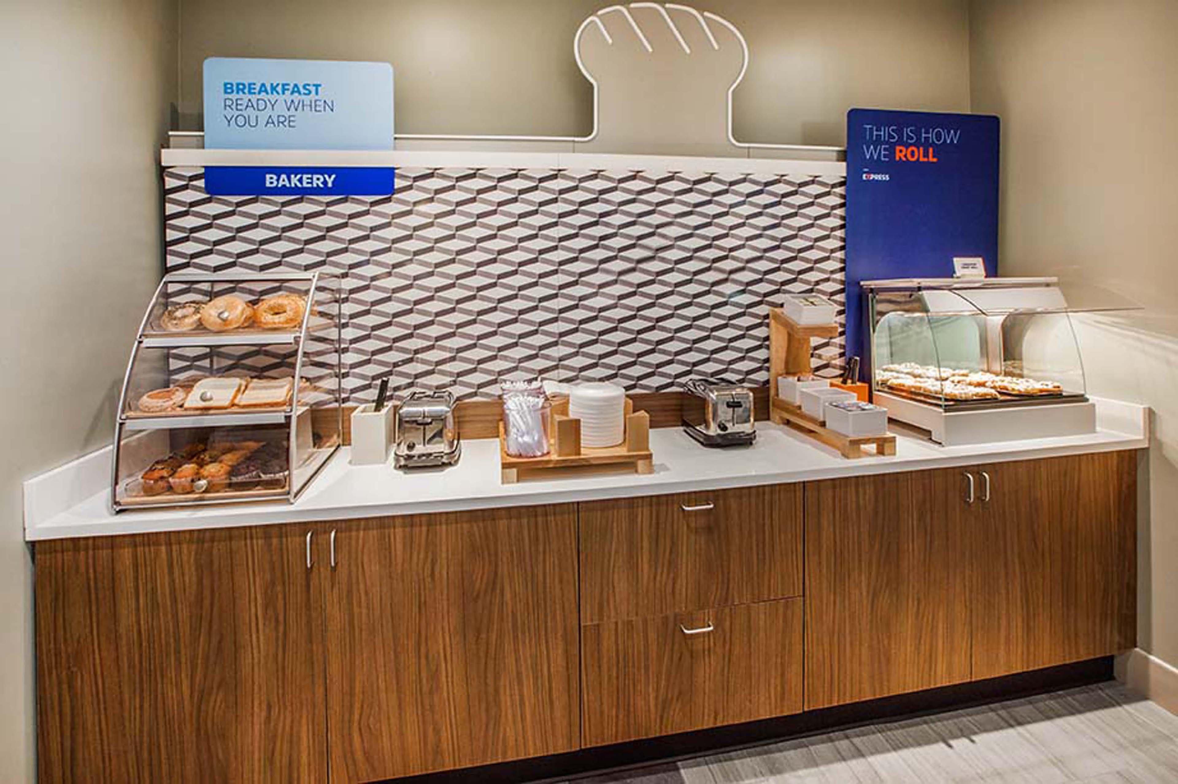 Holiday Inn Express & Suites - Lexington W - Versailles By Ihg Eksteriør billede
